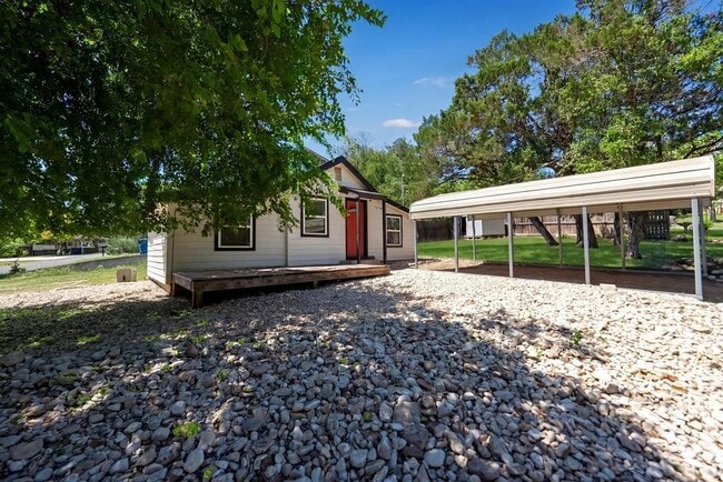 Building Photo - 612 Tanglewood Ln
