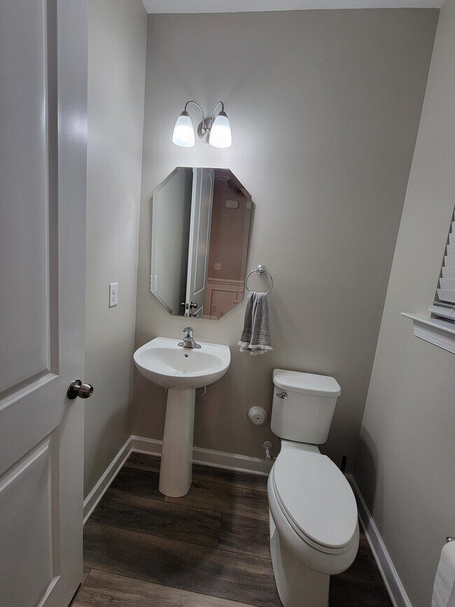 Building Photo - 5806 Clan Maclaine Dr