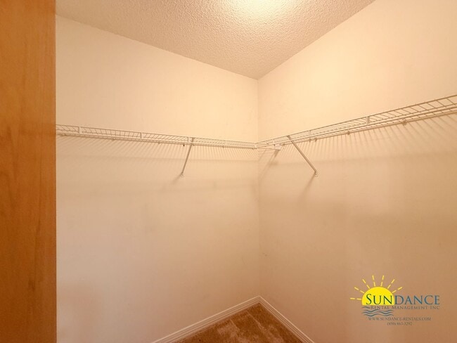 Building Photo - Spacious 3BR Townhome Minutes from Hurlburt Field and Eglin AFB!