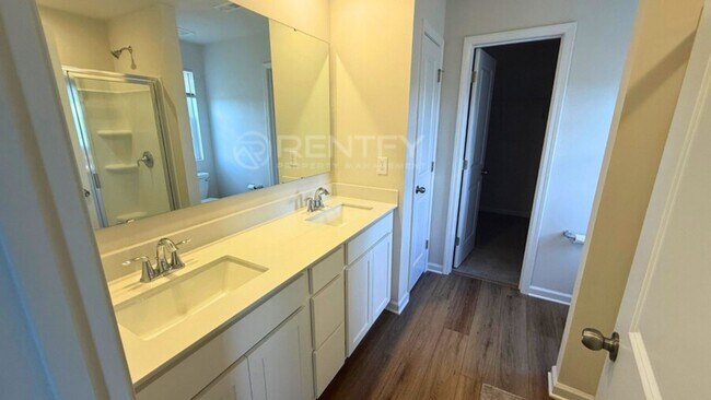Building Photo - 2802 Legacy Rdg Ln