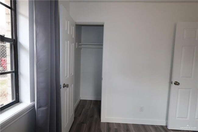 Building Photo - 20 Pso Del Rey