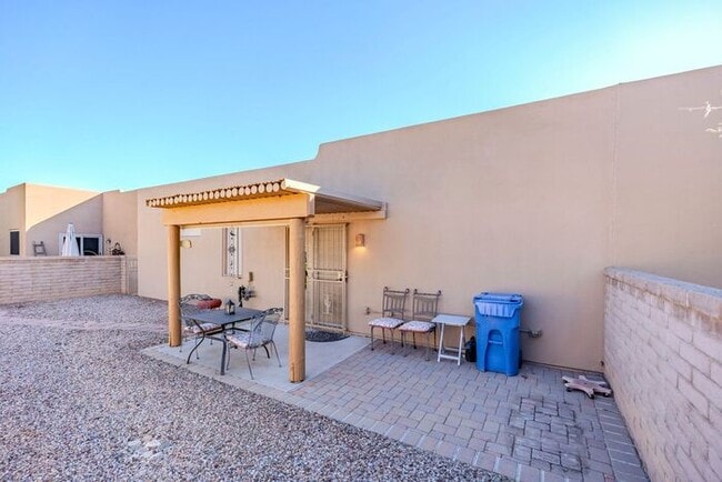 Building Photo - Turnkey Charm in Green Valley – Furnished Townhome with Gated Serenity!