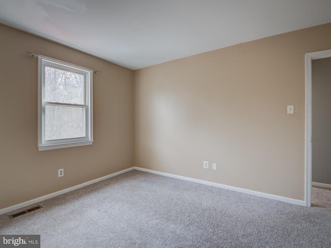 Building Photo - 8203 Stationhouse Ct