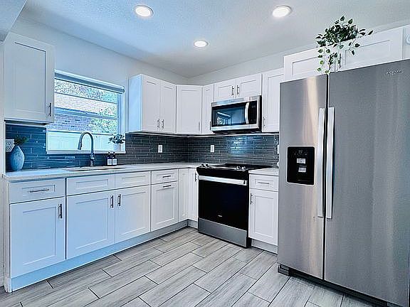 Building Photo - 1814 E Emma St