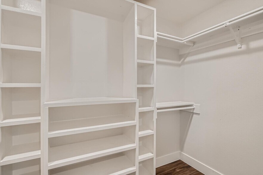 Building Photo - Gorgeous Tobin Hill North home near St. Ma...