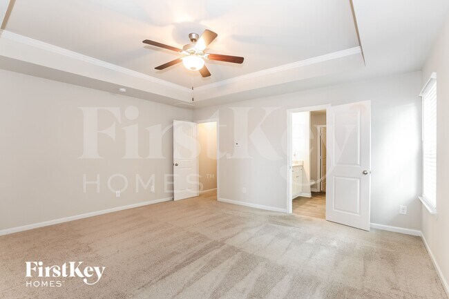 Building Photo - 220 Wellbrook Dr