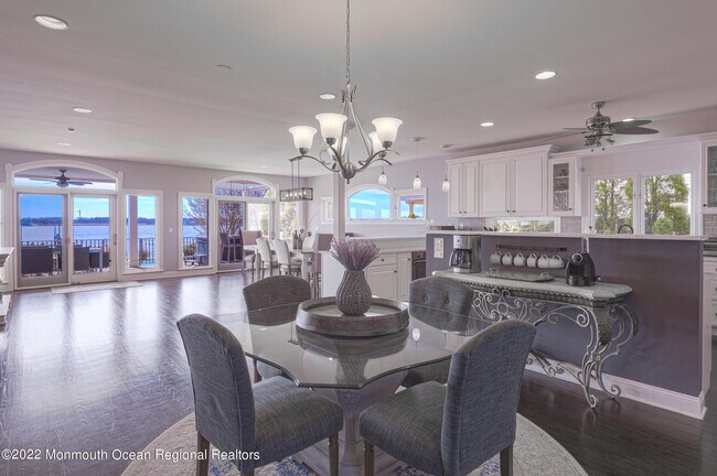 Building Photo - 709 Princeton Ave