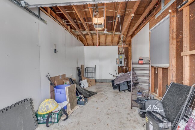 Building Photo - 45 Stratford Ln