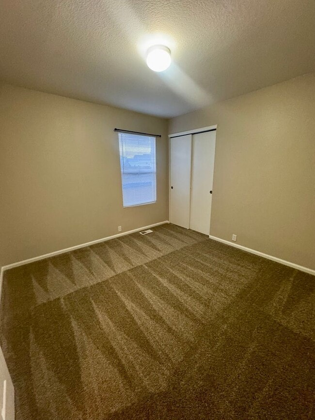 Building Photo - 3 Bedroom Home in Peyton