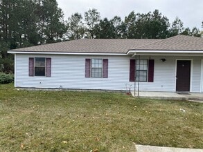 Building Photo - 6111 Vinnie Dr