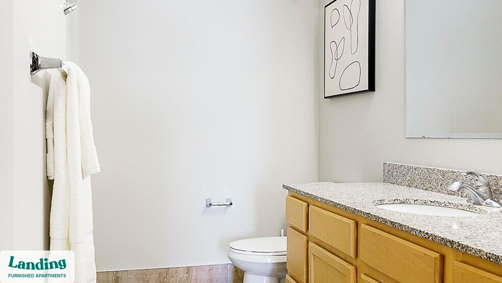 Building Photo - 335 W 9th St