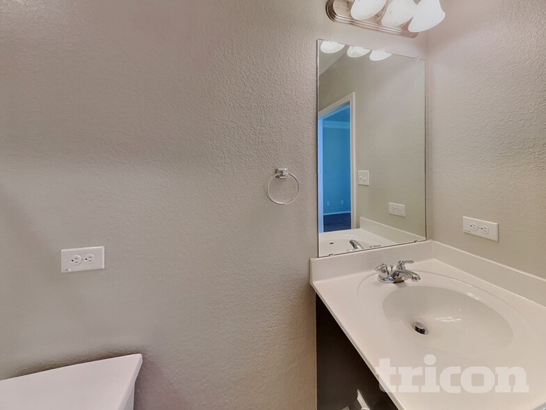 Building Photo - 10019 Placid Bay