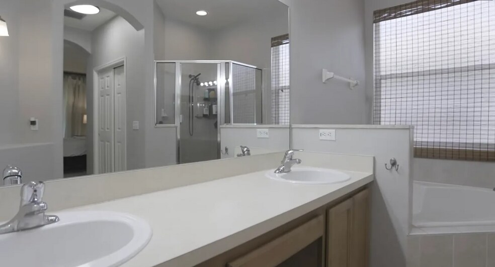 Building Photo - 2112 Bunker View Ct