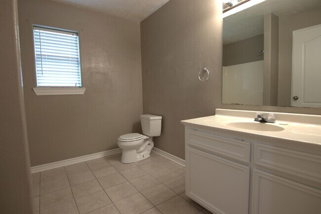 Building Photo - 8525 Sunflower Ln