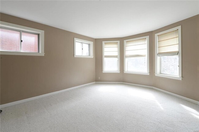 Building Photo - 5561 Waterman Blvd