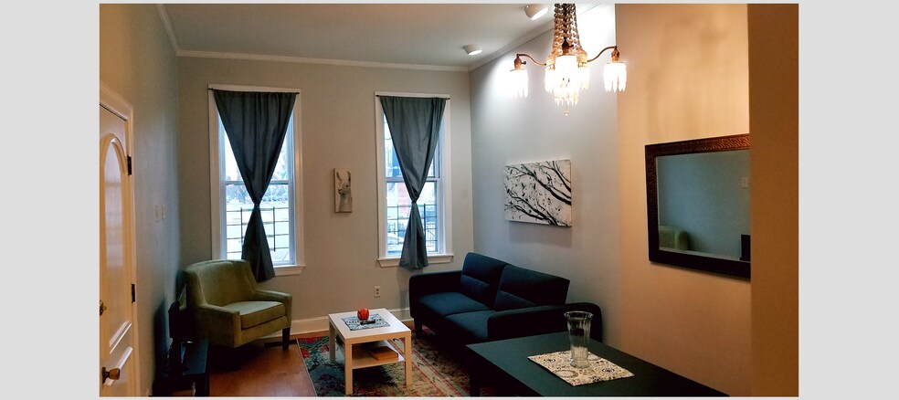 Living room, pictured as furnished - 522 N 15th St