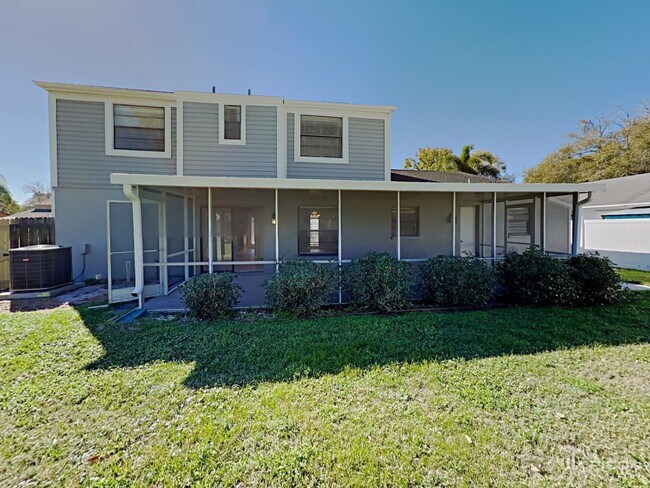 Building Photo - 15927 Mystic Way