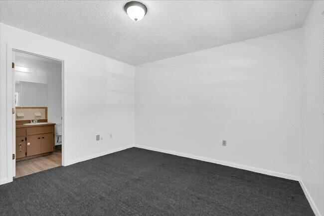 Building Photo - 5601 59th Way N