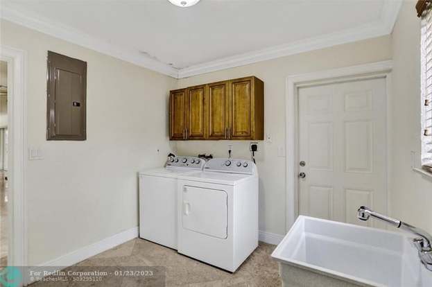 Building Photo - 361 SW 60th Ave