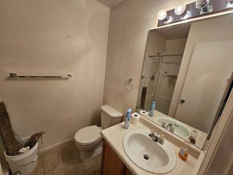 Building Photo - 6443 Hannah Rose Rd