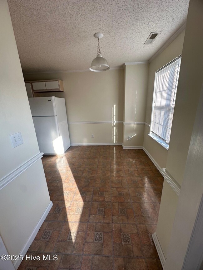 Building Photo - 1224 Westridge Ct