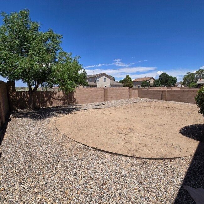 Building Photo - 669 Sunny Meadows Dr