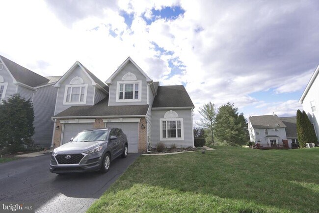 Building Photo - 2041 Greenes Way Cir