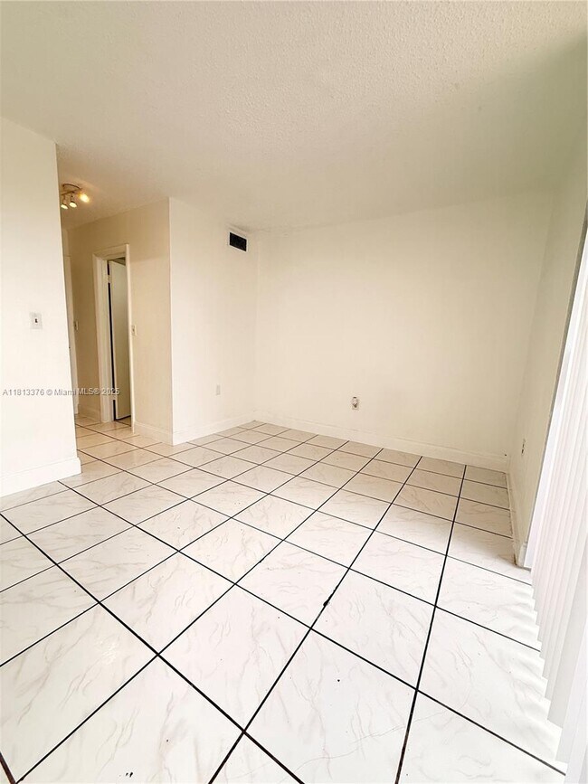 Building Photo - 20000 SW 123rd Dr