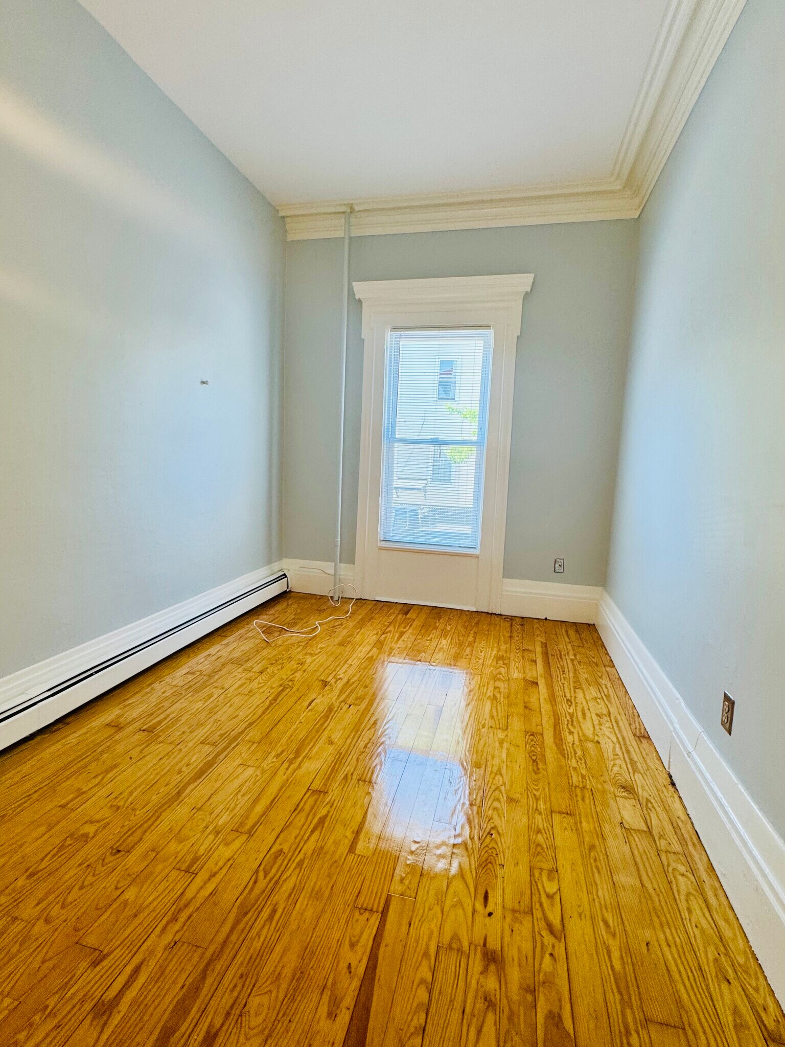Building Photo - 123 Almy St