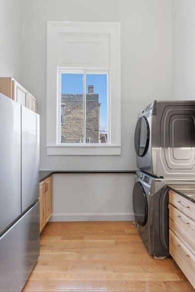 Building Photo - 500 Main St