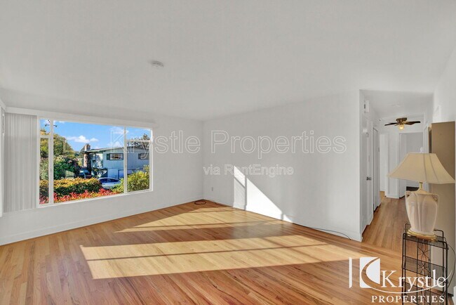 Building Photo - 1512 Sereno Dr