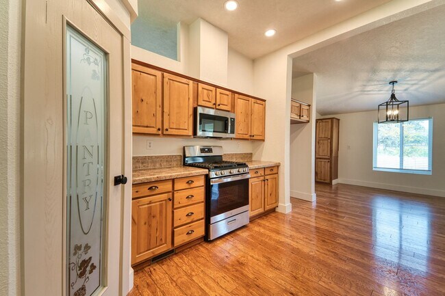 Building Photo - Escape to the Country – Beautiful 3 Bed, 2...