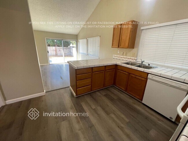 Building Photo - 301 Old River Dr