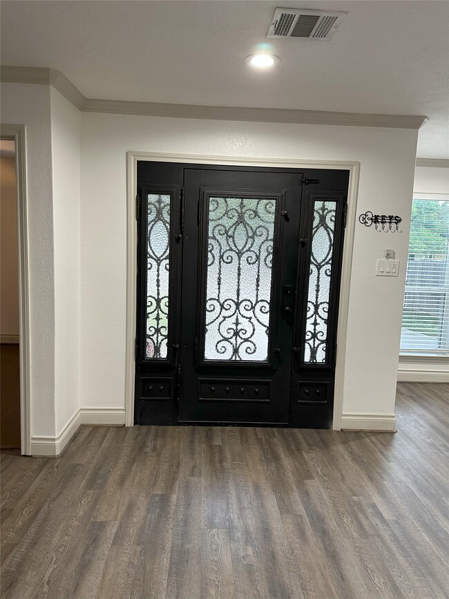 Building Photo - 6646 Limestone St