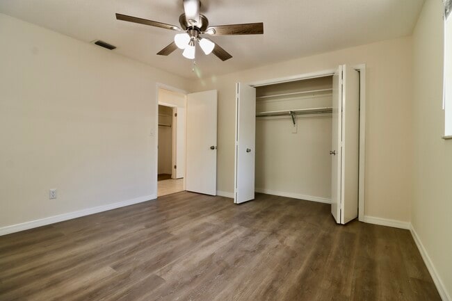 Building Photo - 1230 Amble Ln