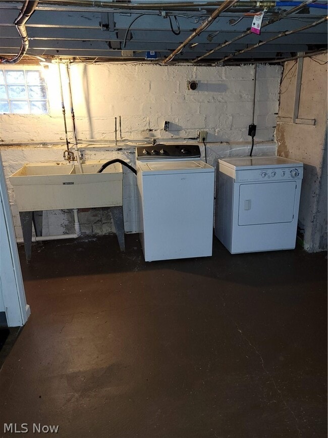 Building Photo - 4083 E 143rd St