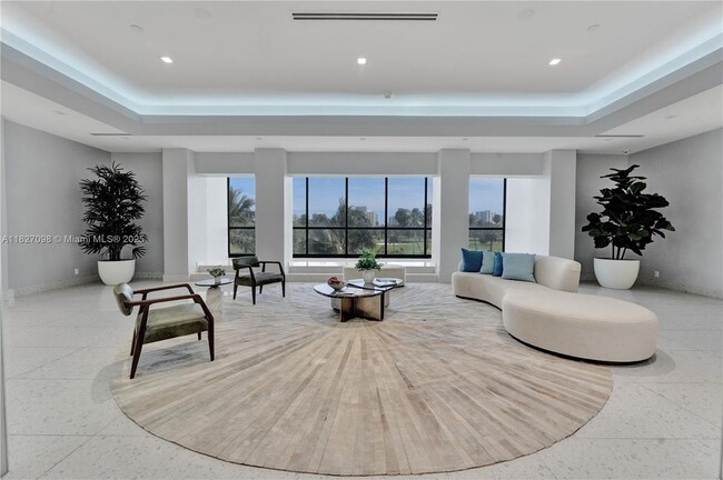 Primary Photo - 20335 W Country Club Dr