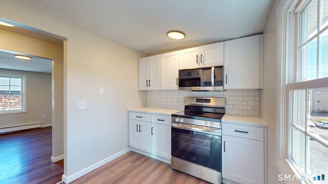 Building Photo - 12 Liberty St