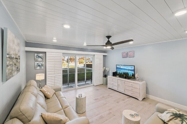 Building Photo - Coastal Living Awaits With This 2-Bed, 2-Bath Condo In Waterway East!