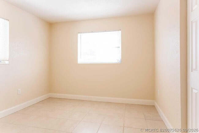 Building Photo - 441 Dionne Dr