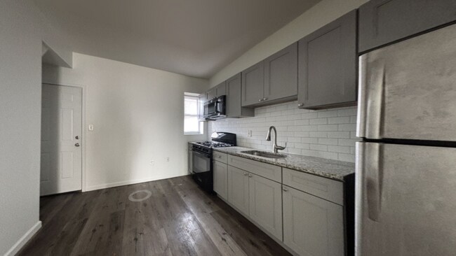 Building Photo - 5513 Ludlow St