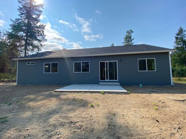 Building Photo - 3bd 2.5ba Home in Belfair on 2.5 Acres