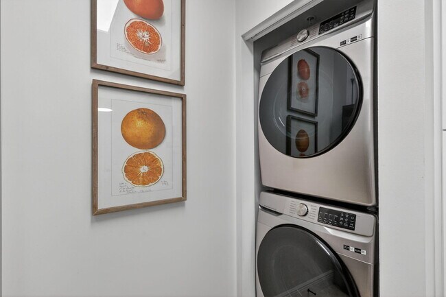 Building Photo - 675 NW Flagler Ave