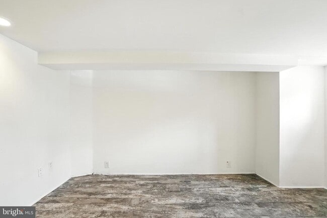 Building Photo - 4 N Belle Grove Rd