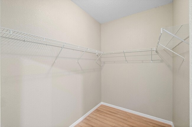 Building Photo - 10636 Ivanhoe Ln