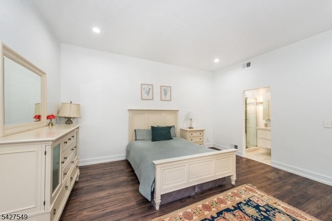 Building Photo - 4 Springwood Terrace