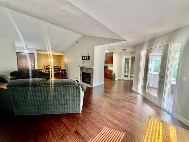 Building Photo - 2575 Heritage Dr