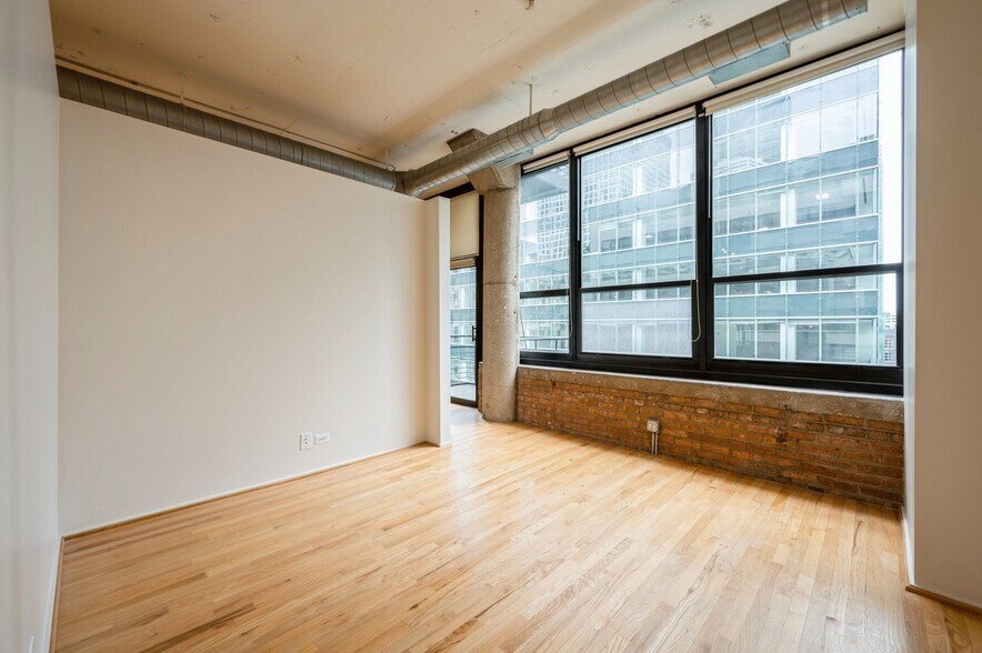 Building Photo - 130 S Canal St