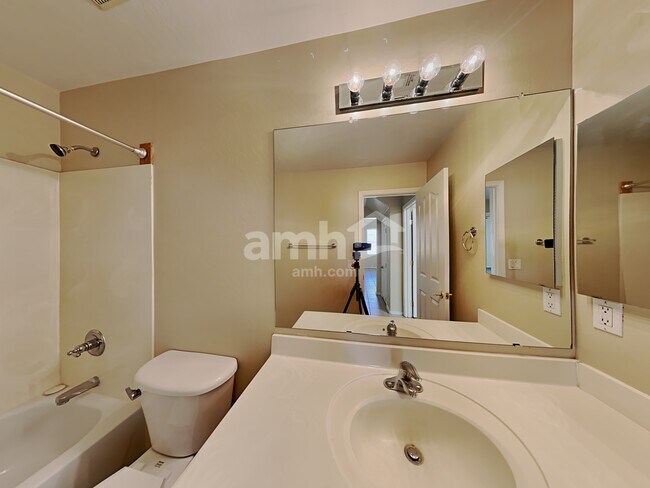 Building Photo - 6803 S 41st Ln