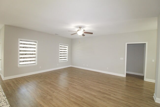 Building Photo - 512 Belmont Ave